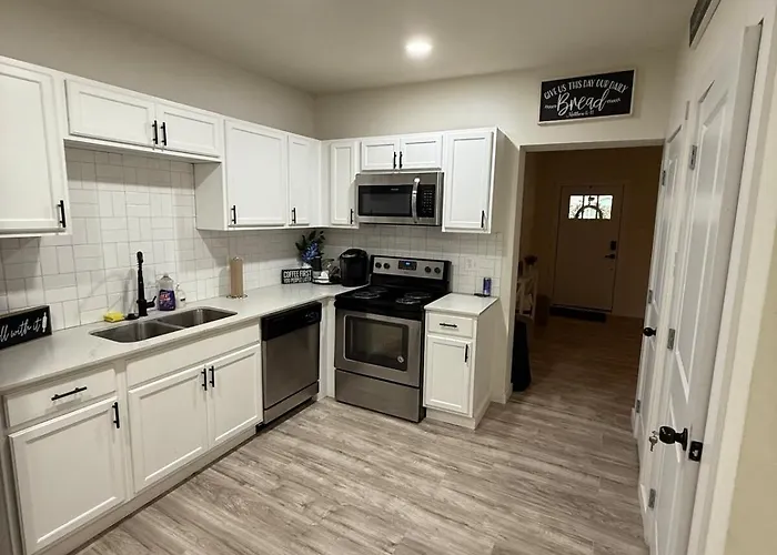 Spacious 3 Bedroom 2 Bath In Downtown * Fort Worth