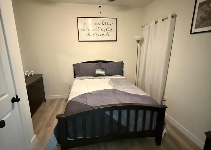 Spacious 3 Bedroom 2 Bath In Downtown Holiday home Fort Worth
