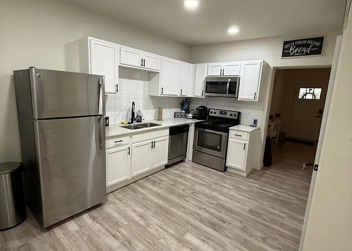 Spacious 3 Bedroom 2 Bath In Downtown Holiday home Fort Worth
