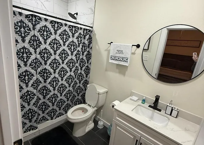 Spacious 3 Bedroom 2 Bath In Downtown Holiday home Fort Worth